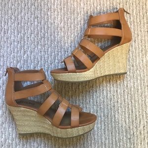 TAN WEDGE SANDALS- size 6
